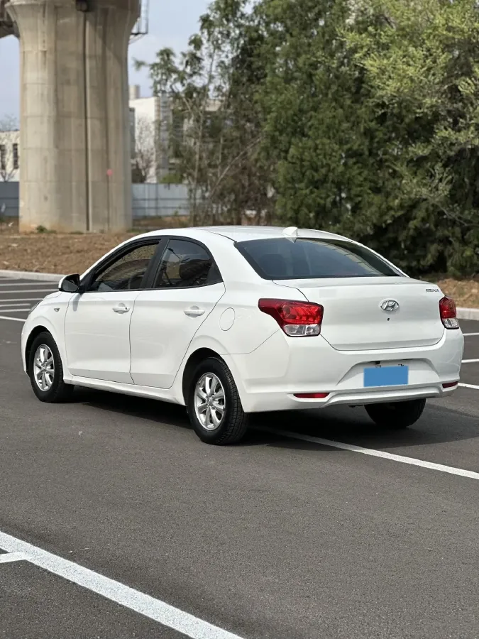 2017 Hyundai Reina 1.4L 95HP L4 5MT,autocango,china used car exporter,china ev exporter,chinese used car exporter,chinese used ev exporter