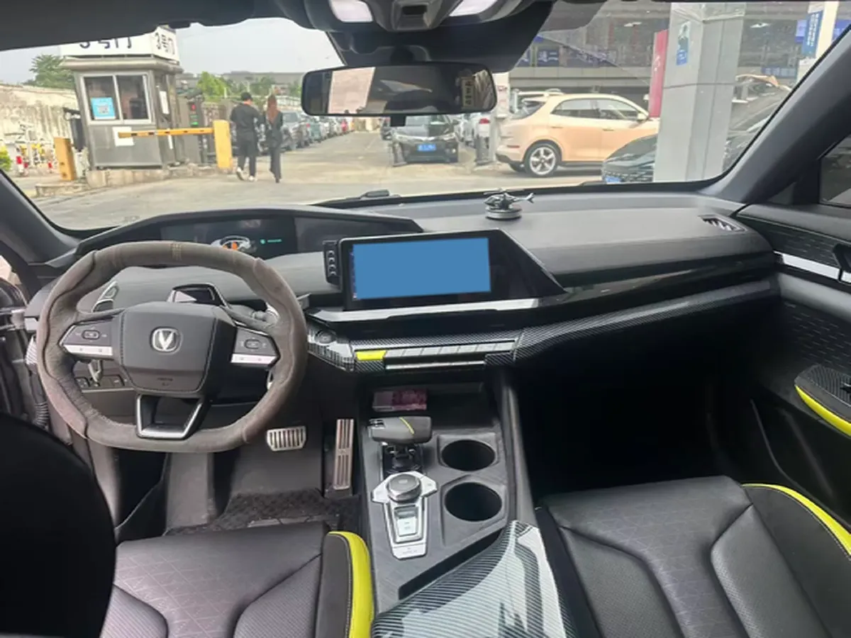 2022 ChangAn UNI-V 2.0T 233HP L4 8AT,autocango,china used car exporter,china ev exporter,chinese used car exporter,chinese used ev exporter