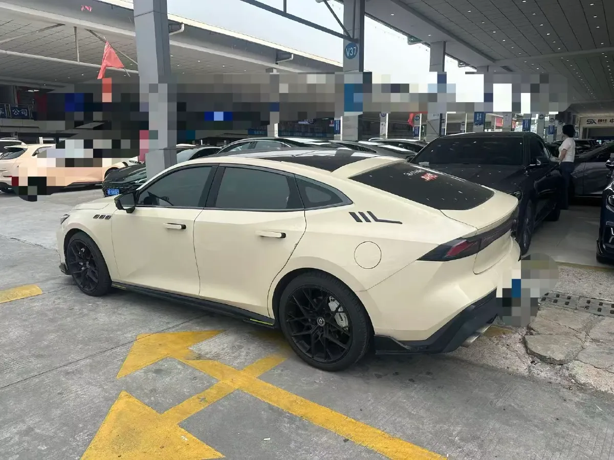 2022 ChangAn UNI-V 2.0T 233HP L4 8AT,autocango,china used car exporter,china ev exporter,chinese used car exporter,chinese used ev exporter