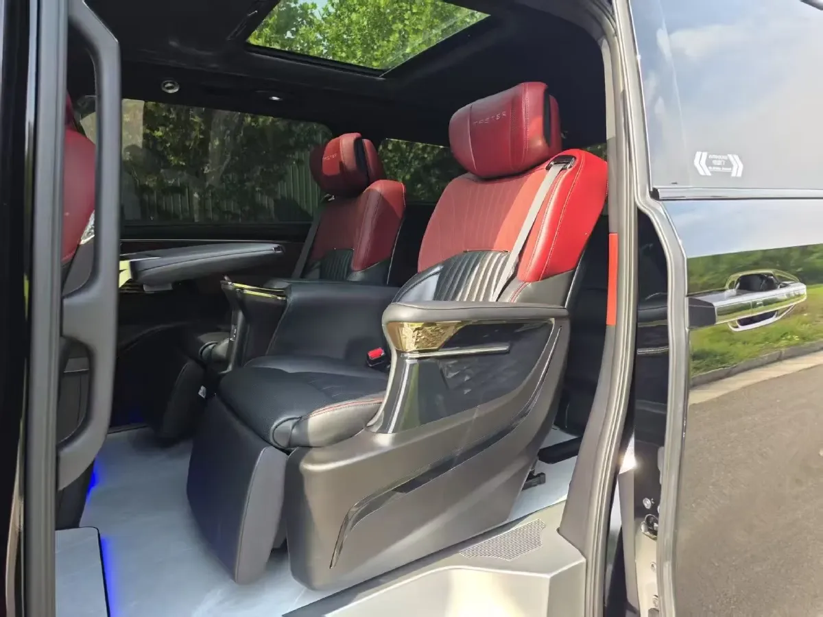 2024 GAC Trumpchi M8 2.0T 252HP L4 8AT,autocango,china used car exporter,china ev exporter,chinese used car exporter,chinese used ev exporter