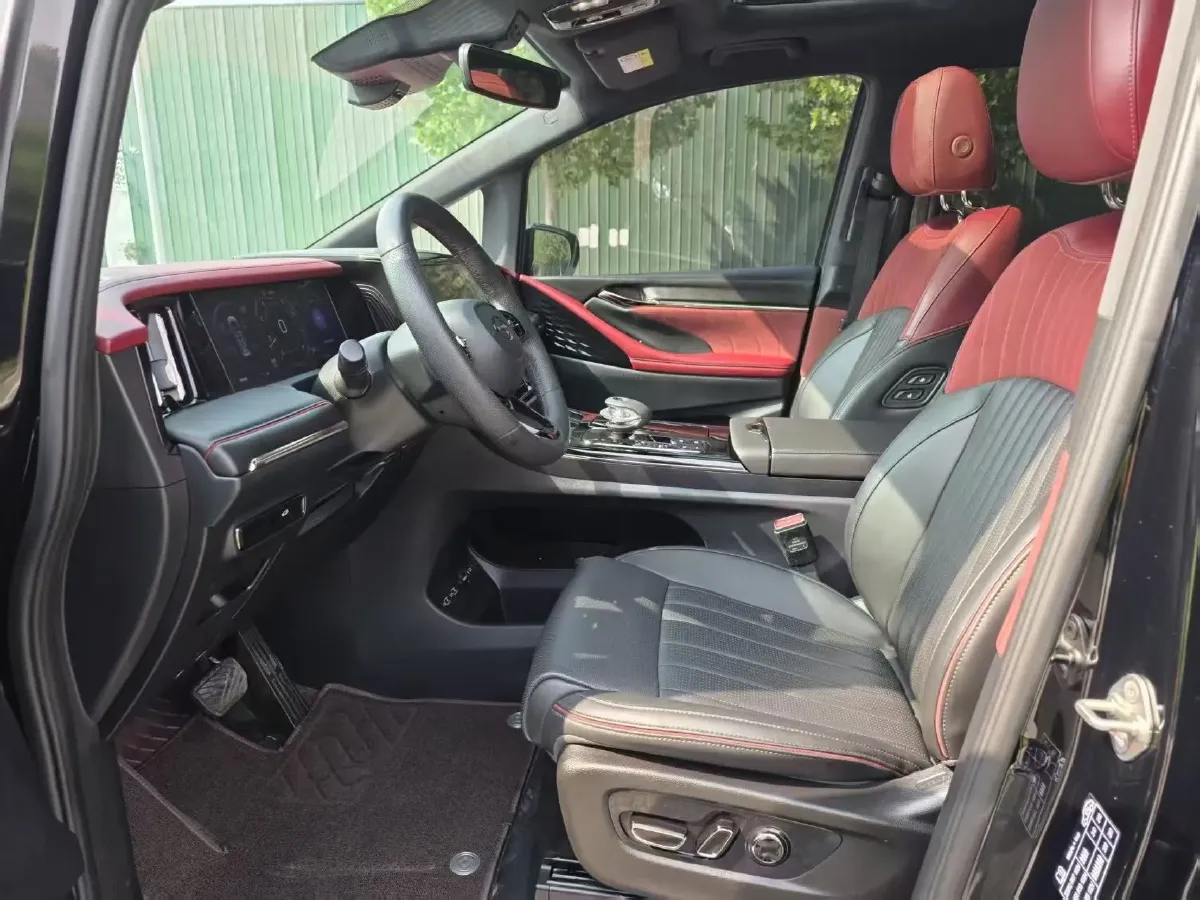 2024 GAC Trumpchi M8 2.0T 252HP L4 8AT,autocango,china used car exporter,china ev exporter,chinese used car exporter,chinese used ev exporter