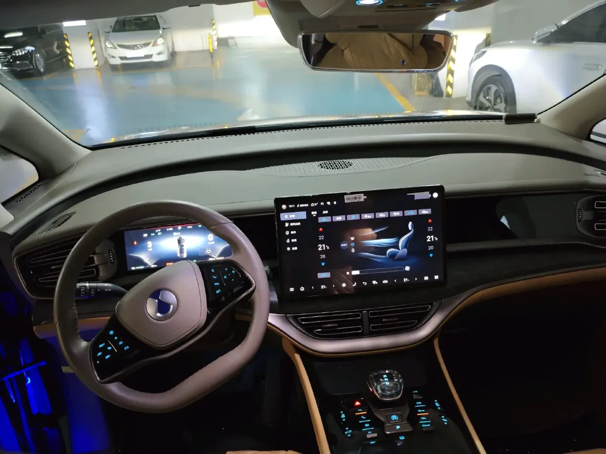 2022 Mercedes-Benz GLC Class 2.0T 197HP L4 9AT,autocango,china used car exporter,china ev exporter,chinese used car exporter,chinese used ev exporter