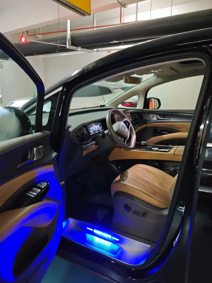 2022 Mercedes-Benz GLC Class 2.0T 197HP L4 9AT,autocango,china used car exporter,china ev exporter,chinese used car exporter,chinese used ev exporter