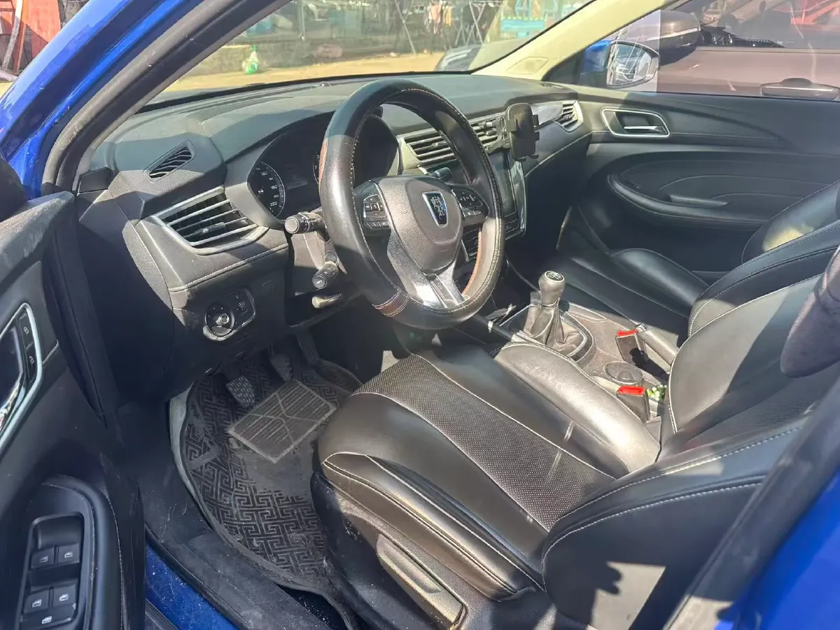 2019 Roewe i5 1.5L 120HP L4 5MT,autocango,china used car exporter,china ev exporter,chinese used car exporter,chinese used ev exporter