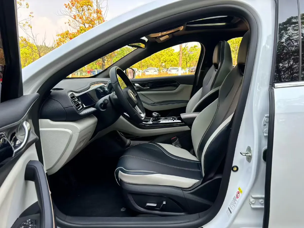 2021 Haval F7 1.5T 169HP L4 7DCT,autocango,china used car exporter,china ev exporter,chinese used car exporter,chinese used ev exporter