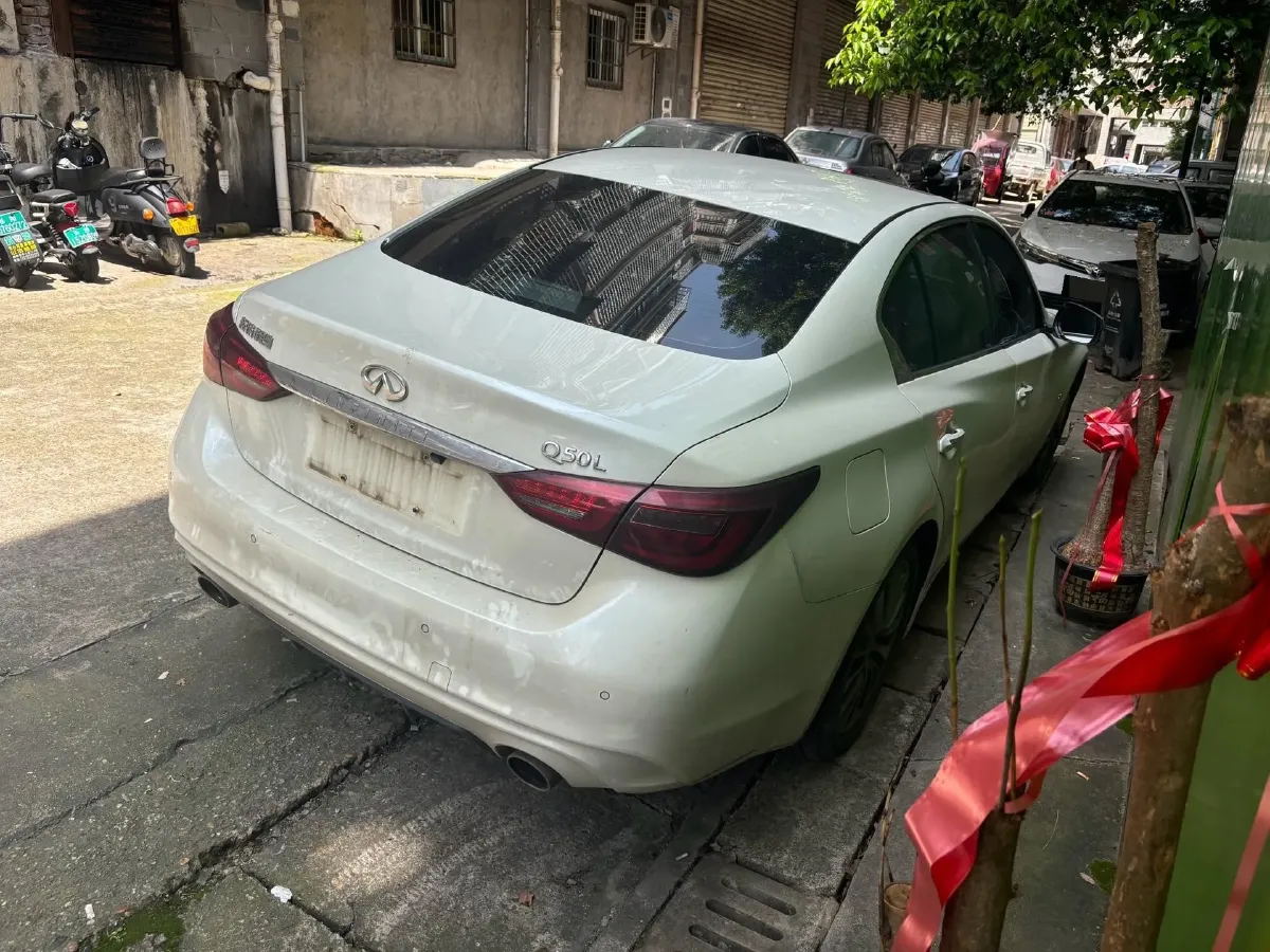 2018 Jeep Grand Commander 2.0T 265HP L4 9AT,autocango,china used car exporter,china ev exporter,chinese used car exporter,chinese used ev exporter