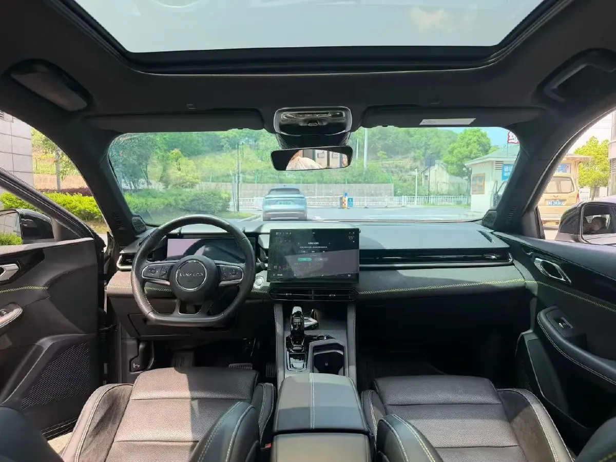 2023 LYNK&CO 03 2.0T 254HP L4 7DCT,autocango,china used car exporter,china ev exporter,chinese used car exporter,chinese used ev exporter