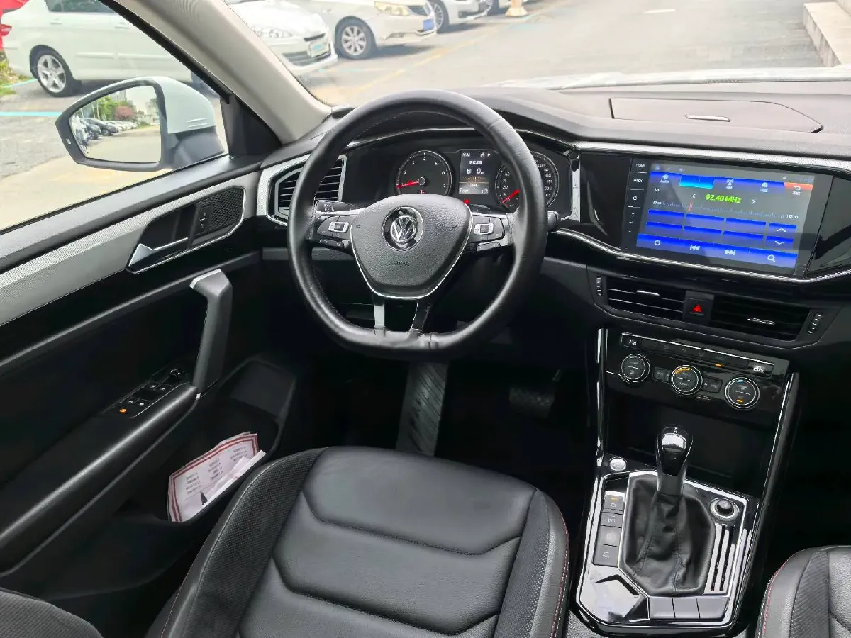 2019 Jeep Cherokee 2.0T 234HP L4 9AT,autocango,china used car exporter,china ev exporter,chinese used car exporter,chinese used ev exporter