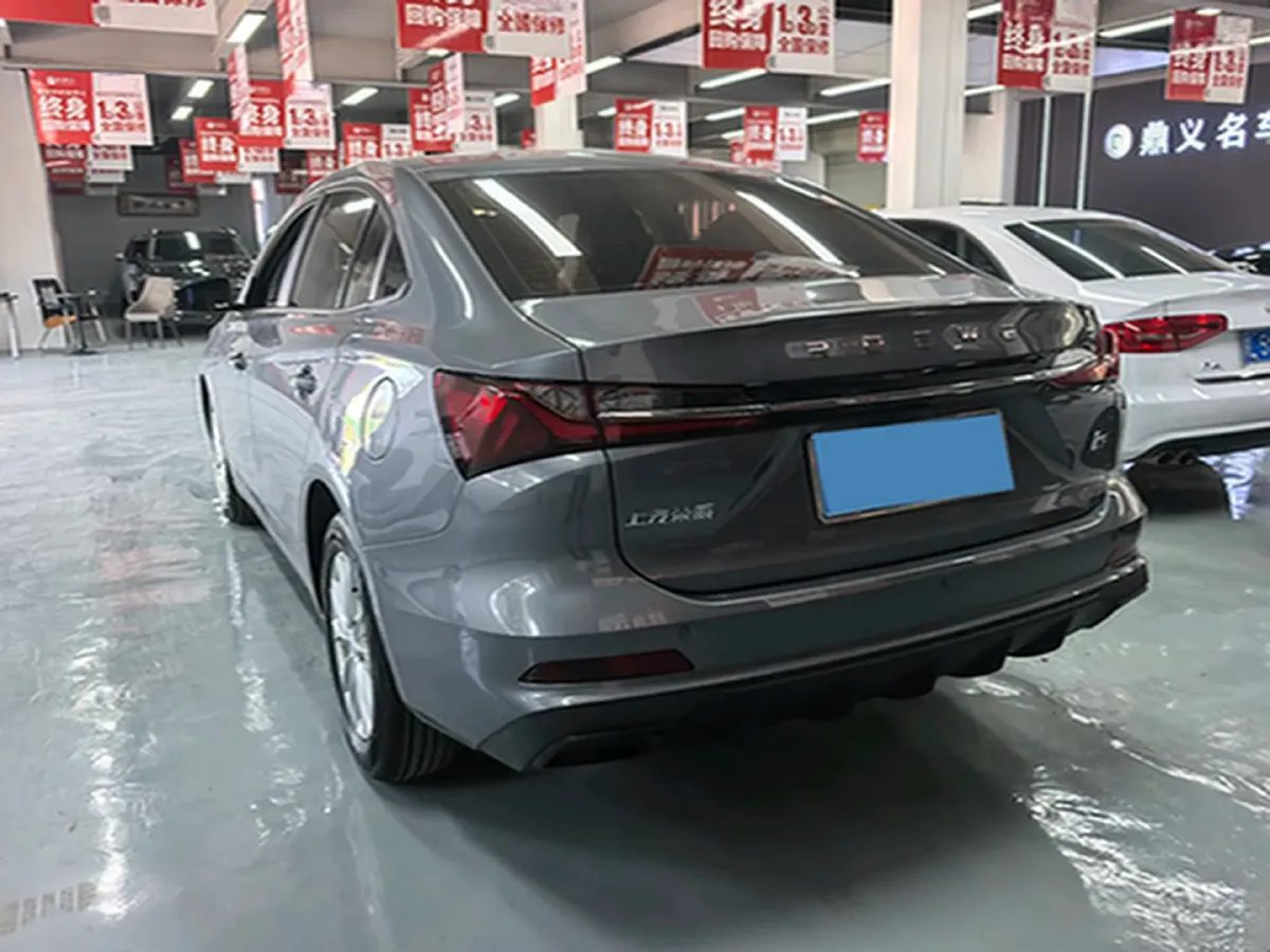 2023 Roewe i5 1.5L 129HP L4 5MT,autocango,china used car exporter,china ev exporter,chinese used car exporter,chinese used ev exporter