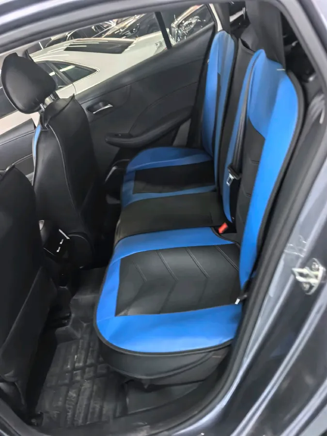 2023 Roewe i5 1.5L 129HP L4 5MT,autocango,china used car exporter,china ev exporter,chinese used car exporter,chinese used ev exporter