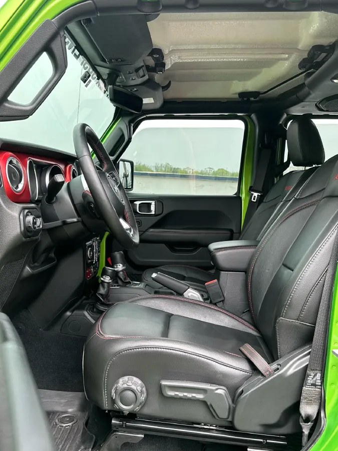 2019 Jeep Wrangler 2.0T 266HP L4 8AT,autocango,china used car exporter,china ev exporter,chinese used car exporter,chinese used ev exporter