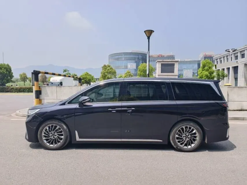 2022 Voyah Dream 1.5T 136HP L4 PHEV 25.57KWH,autocango,china used car exporter,china ev exporter,chinese used car exporter,chinese used ev exporter