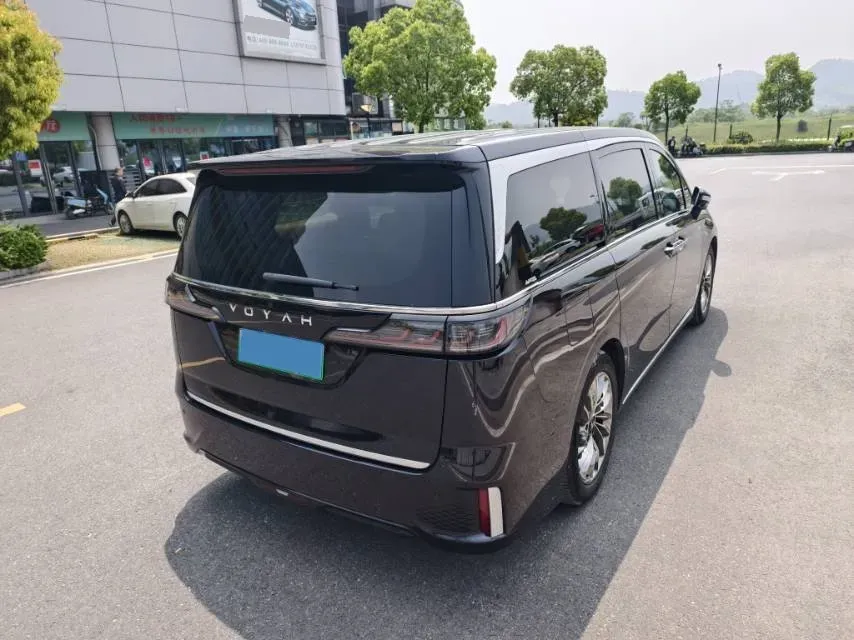 2022 Voyah Dream 1.5T 136HP L4 PHEV 25.57KWH,autocango,china used car exporter,china ev exporter,chinese used car exporter,chinese used ev exporter