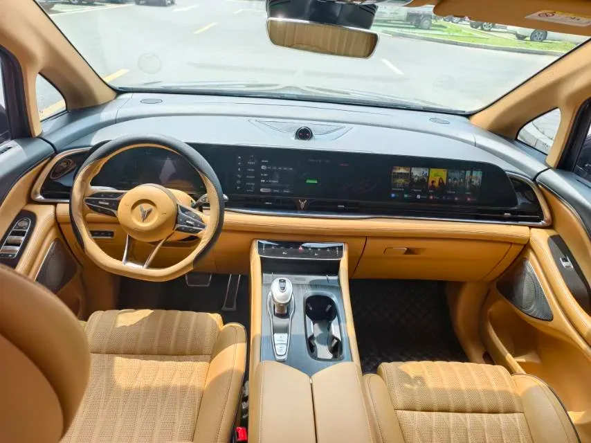 2022 Voyah Dream 1.5T 136HP L4 PHEV 25.57KWH,autocango,china used car exporter,china ev exporter,chinese used car exporter,chinese used ev exporter