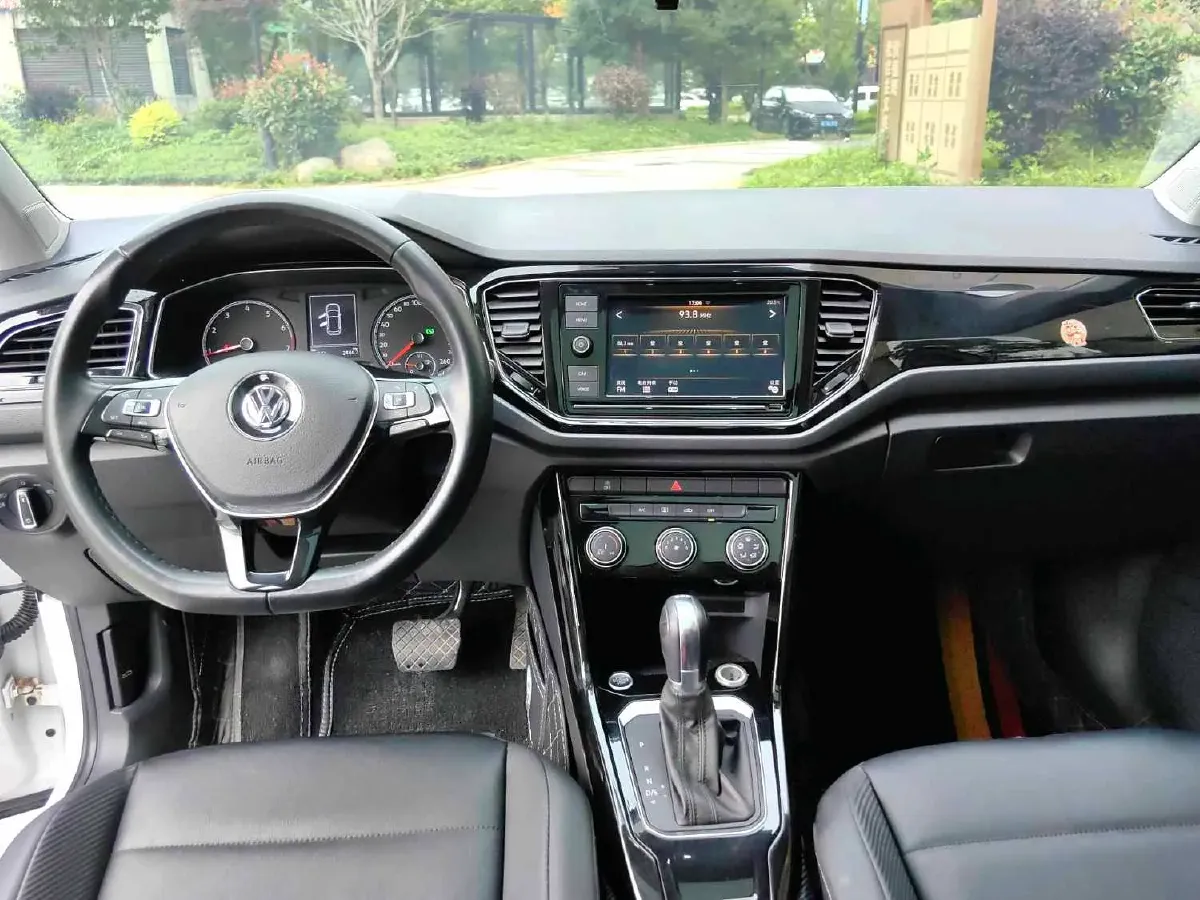 2019 Volkswagen T-Roc 1.4T 150HP L4 7DCT,autocango,china used car exporter,china ev exporter,chinese used car exporter,chinese used ev exporter