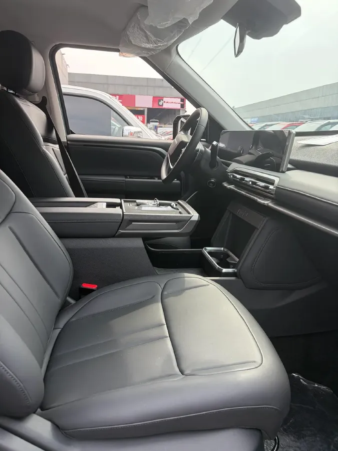 2025 MAXUS InterstellarX 2.5T 224HP L4 8AT,autocango,china used car exporter,china ev exporter,chinese used car exporter,chinese used ev exporter