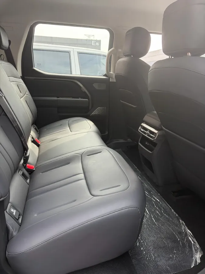 2025 MAXUS InterstellarX 2.5T 224HP L4 8AT,autocango,china used car exporter,china ev exporter,chinese used car exporter,chinese used ev exporter