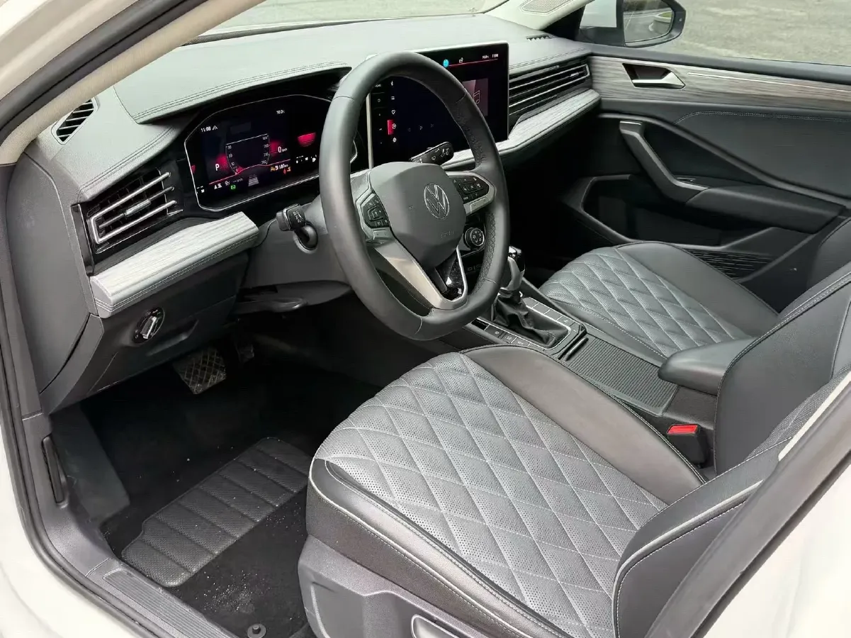 2023 Volkswagen Sagitar 1.5T 160HP L4 7DCT,autocango,china used car exporter,china ev exporter,chinese used car exporter,chinese used ev exporter