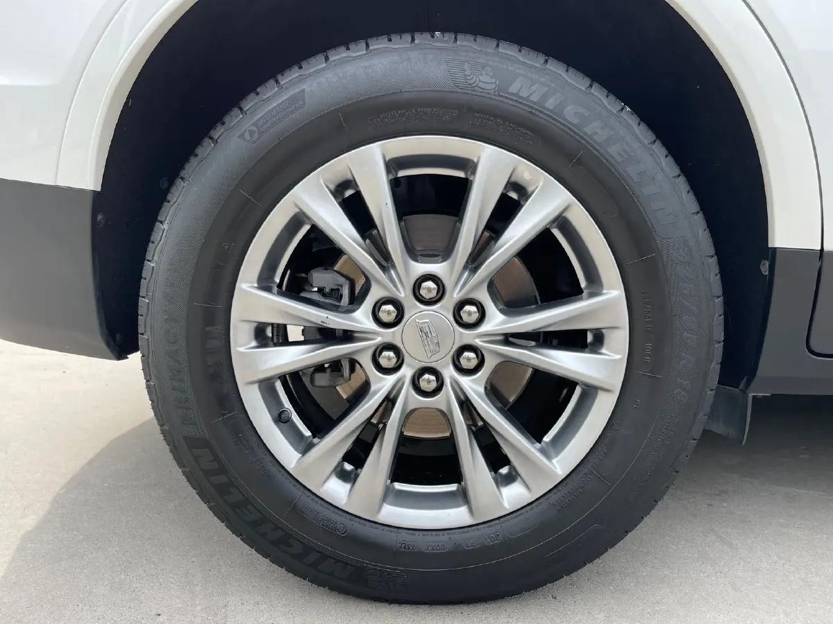 2023 Cadillac XT5 2.0T 237HP L4 9AT,autocango,china used car exporter,china ev exporter,chinese used car exporter,chinese used ev exporter