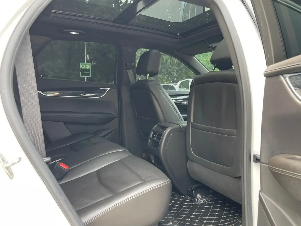 2023 Cadillac XT5 2.0T 237HP L4 9AT,autocango,china used car exporter,china ev exporter,chinese used car exporter,chinese used ev exporter