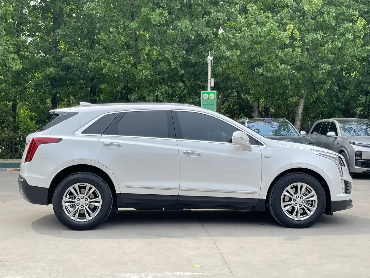 2023 Cadillac XT5 2.0T 237HP L4 9AT,autocango,china used car exporter,china ev exporter,chinese used car exporter,chinese used ev exporter