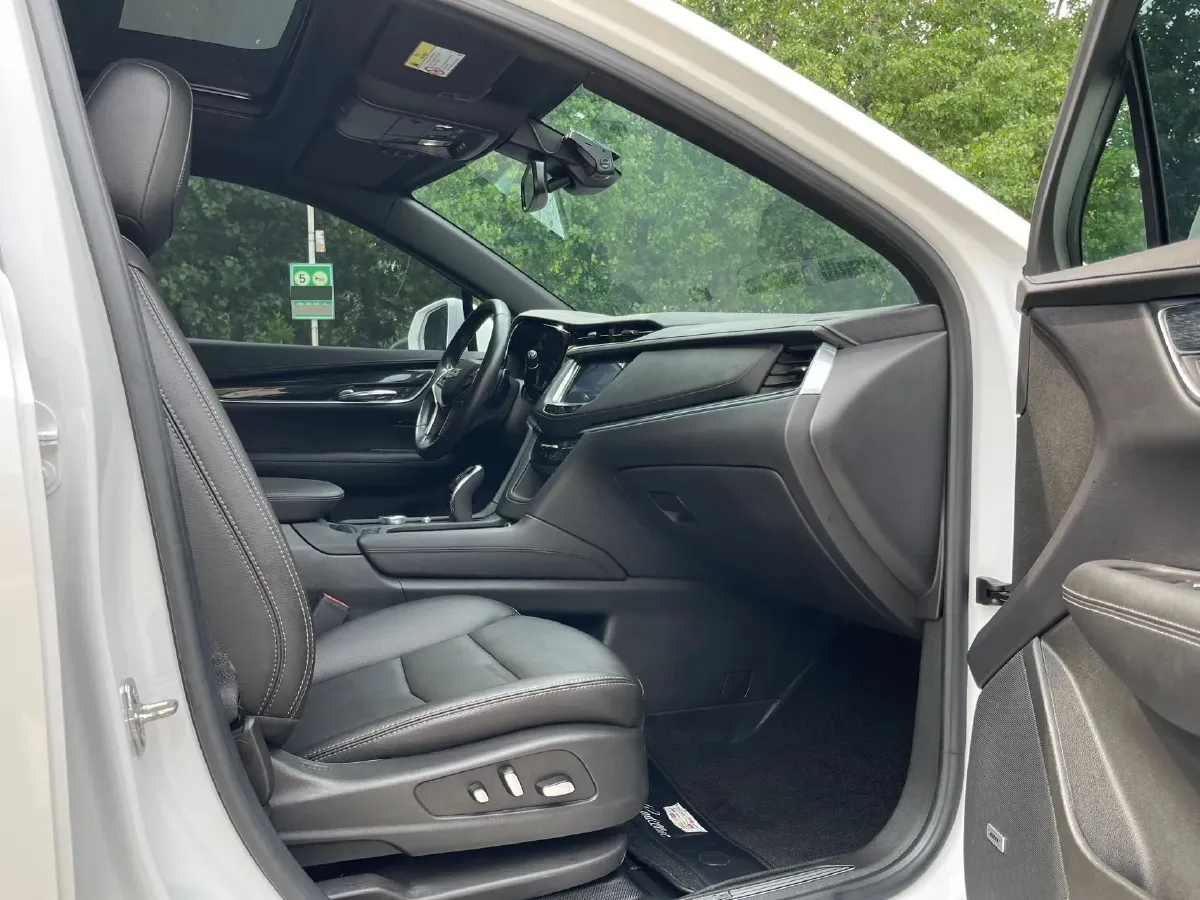 2023 Cadillac XT5 2.0T 237HP L4 9AT,autocango,china used car exporter,china ev exporter,chinese used car exporter,chinese used ev exporter