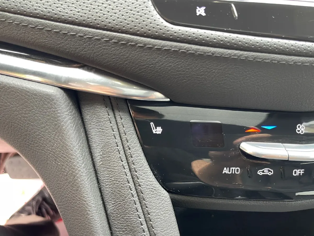 2023 Cadillac XT5 2.0T 237HP L4 9AT,autocango,china used car exporter,china ev exporter,chinese used car exporter,chinese used ev exporter