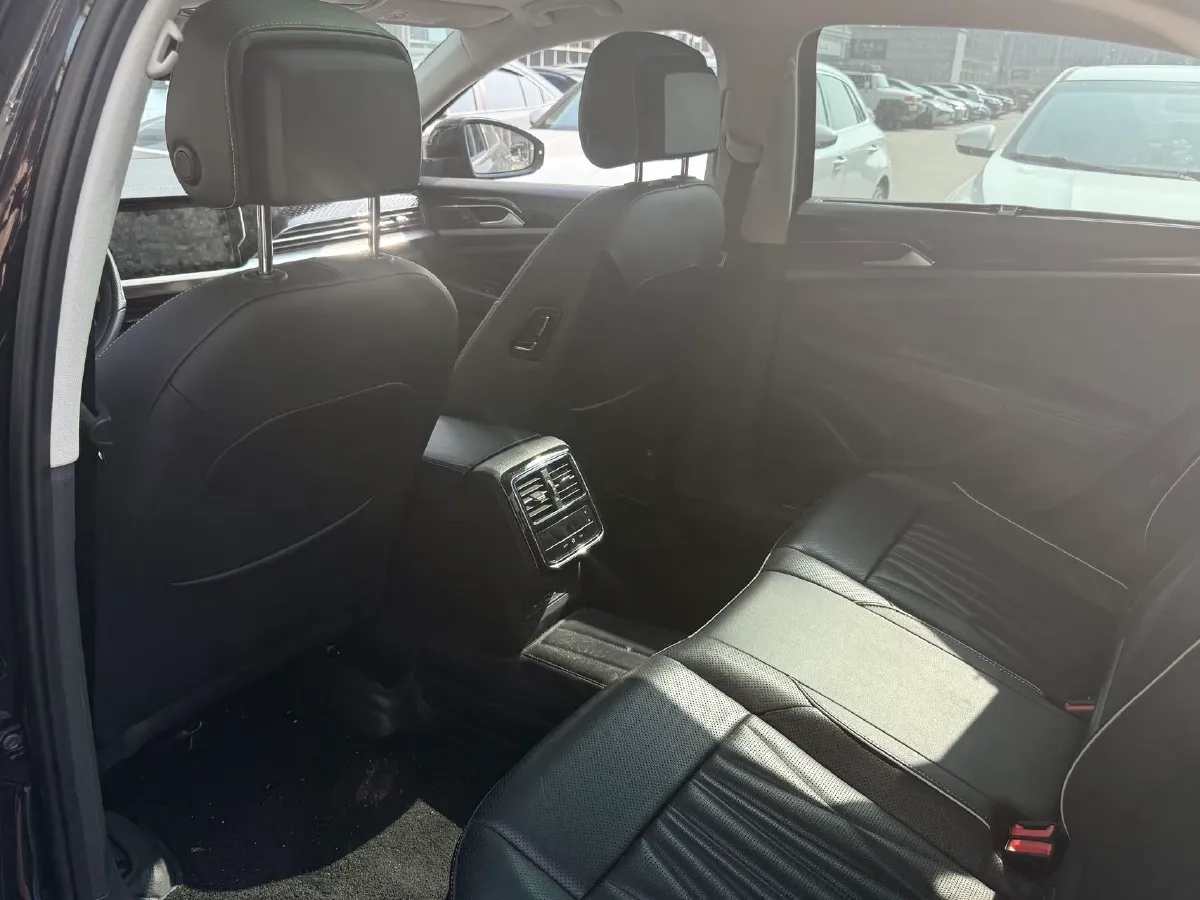 2023 Volkswagen Passat 2.0T 186HP L4 7DCT,autocango,china used car exporter,china ev exporter,chinese used car exporter,chinese used ev exporter