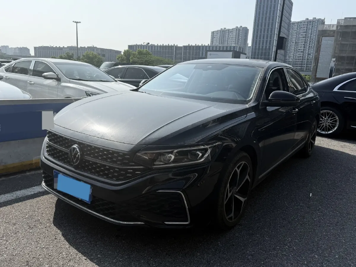 2023 Volkswagen Passat 2.0T 186HP L4 7DCT,autocango,china used car exporter,china ev exporter,chinese used car exporter,chinese used ev exporter