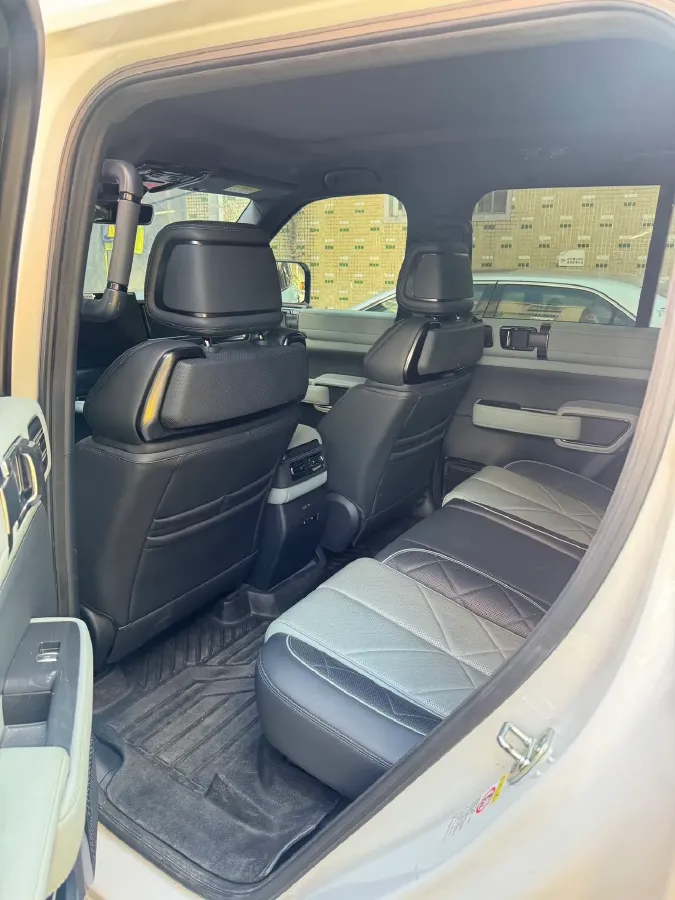 2023 FangChengBao Bao 5 1.5T 194HP L4 E-CVT PHEV 31.8KWH,autocango,china used car exporter,china ev exporter,chinese used car exporter,chinese used ev exporter