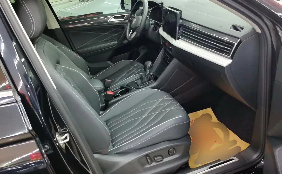 2024 Volkswagen Tiguan L 2.0T 186HP L4 7DCT,autocango,china used car exporter,china ev exporter,chinese used car exporter,chinese used ev exporter