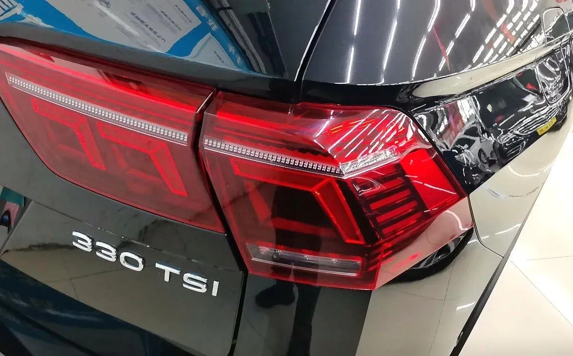 2024 Volkswagen Tiguan L 2.0T 186HP L4 7DCT,autocango,china used car exporter,china ev exporter,chinese used car exporter,chinese used ev exporter