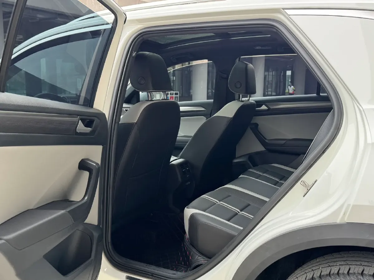 2023 Volkswagen T-Roc 1.5T 160HP L4 7DCT,autocango,china used car exporter,china ev exporter,chinese used car exporter,chinese used ev exporter