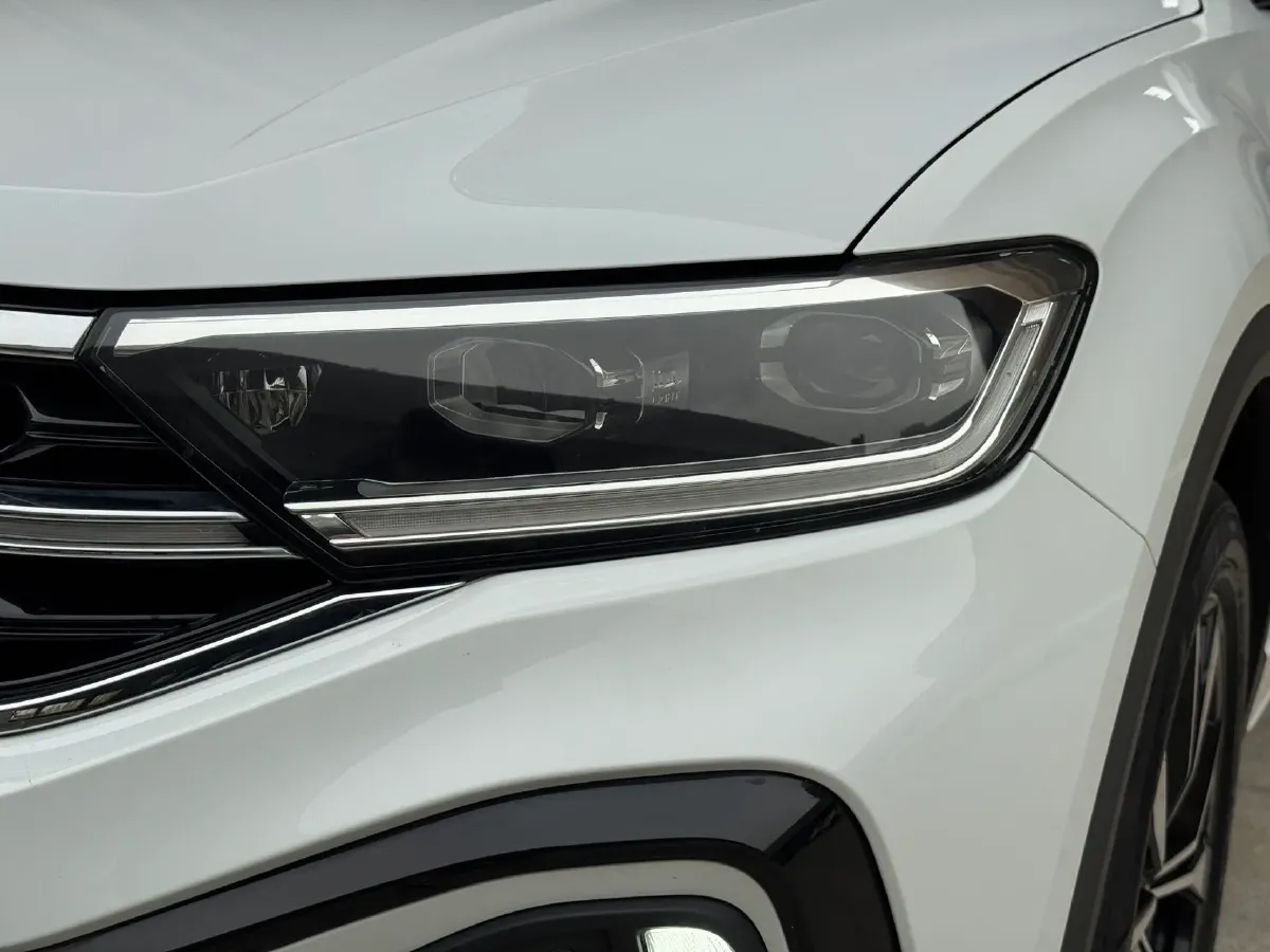 2023 Volkswagen T-Roc 1.5T 160HP L4 7DCT,autocango,china used car exporter,china ev exporter,chinese used car exporter,chinese used ev exporter