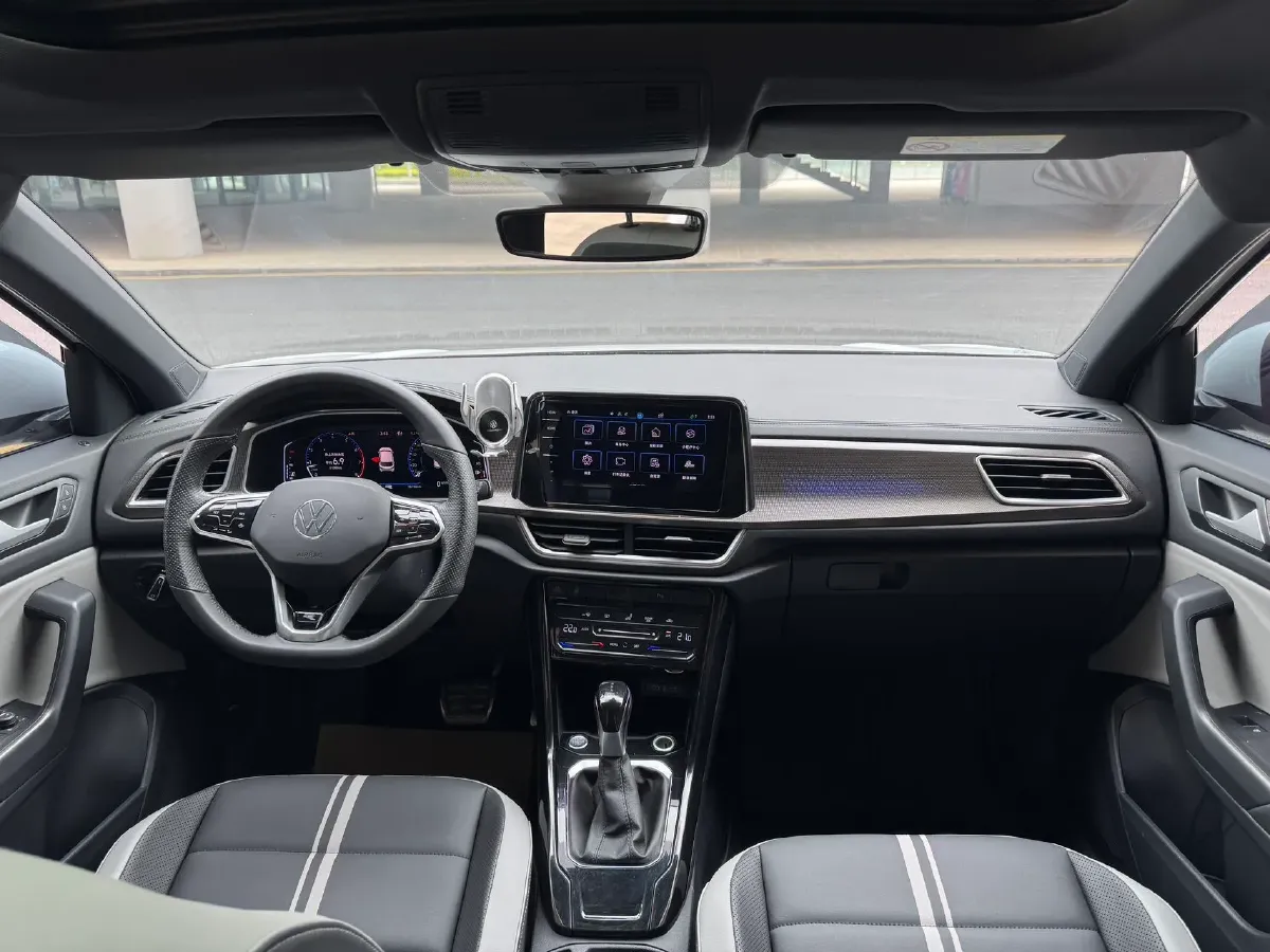 2023 Volkswagen T-Roc 1.5T 160HP L4 7DCT,autocango,china used car exporter,china ev exporter,chinese used car exporter,chinese used ev exporter