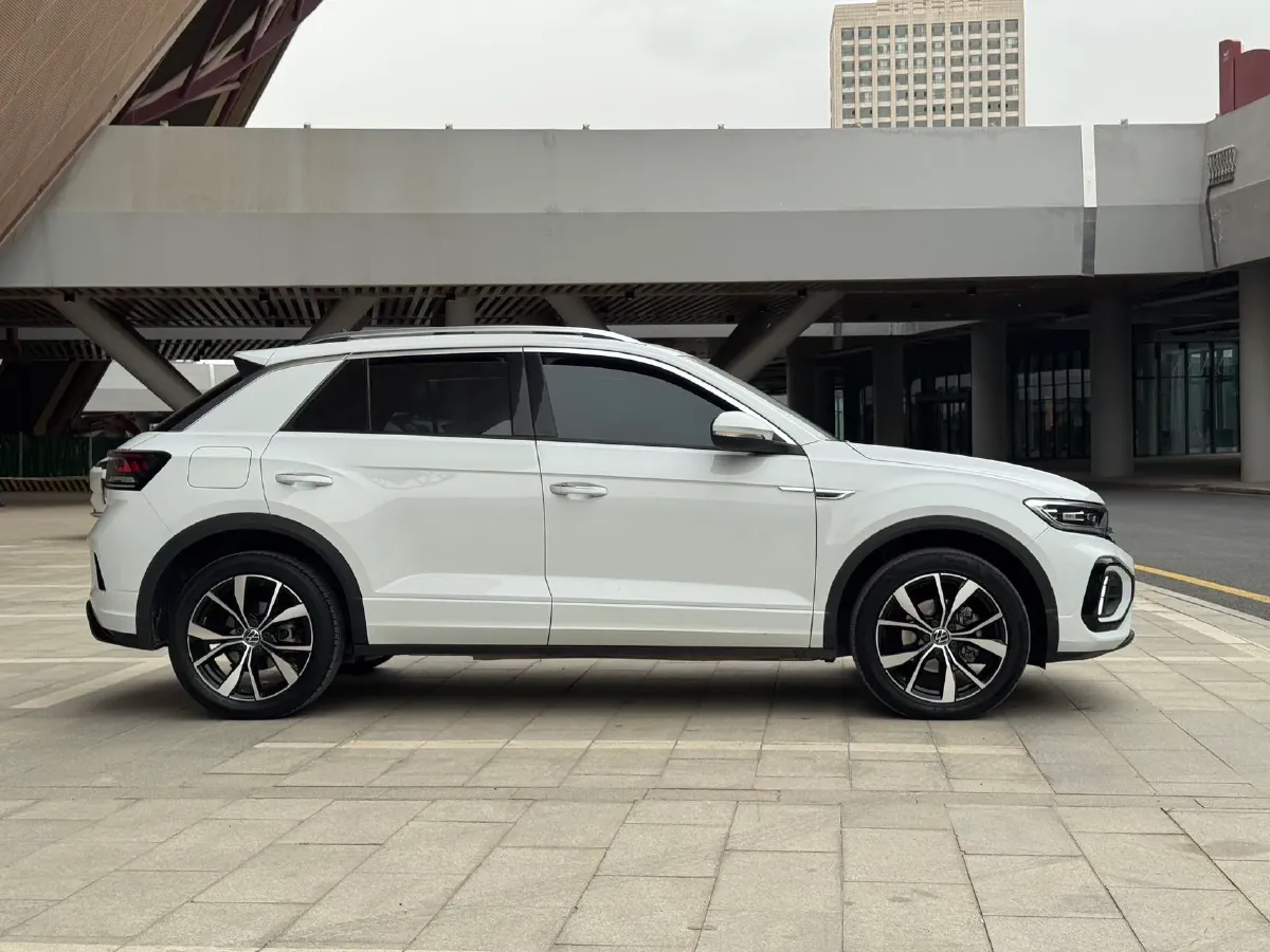 2023 Volkswagen T-Roc 1.5T 160HP L4 7DCT,autocango,china used car exporter,china ev exporter,chinese used car exporter,chinese used ev exporter