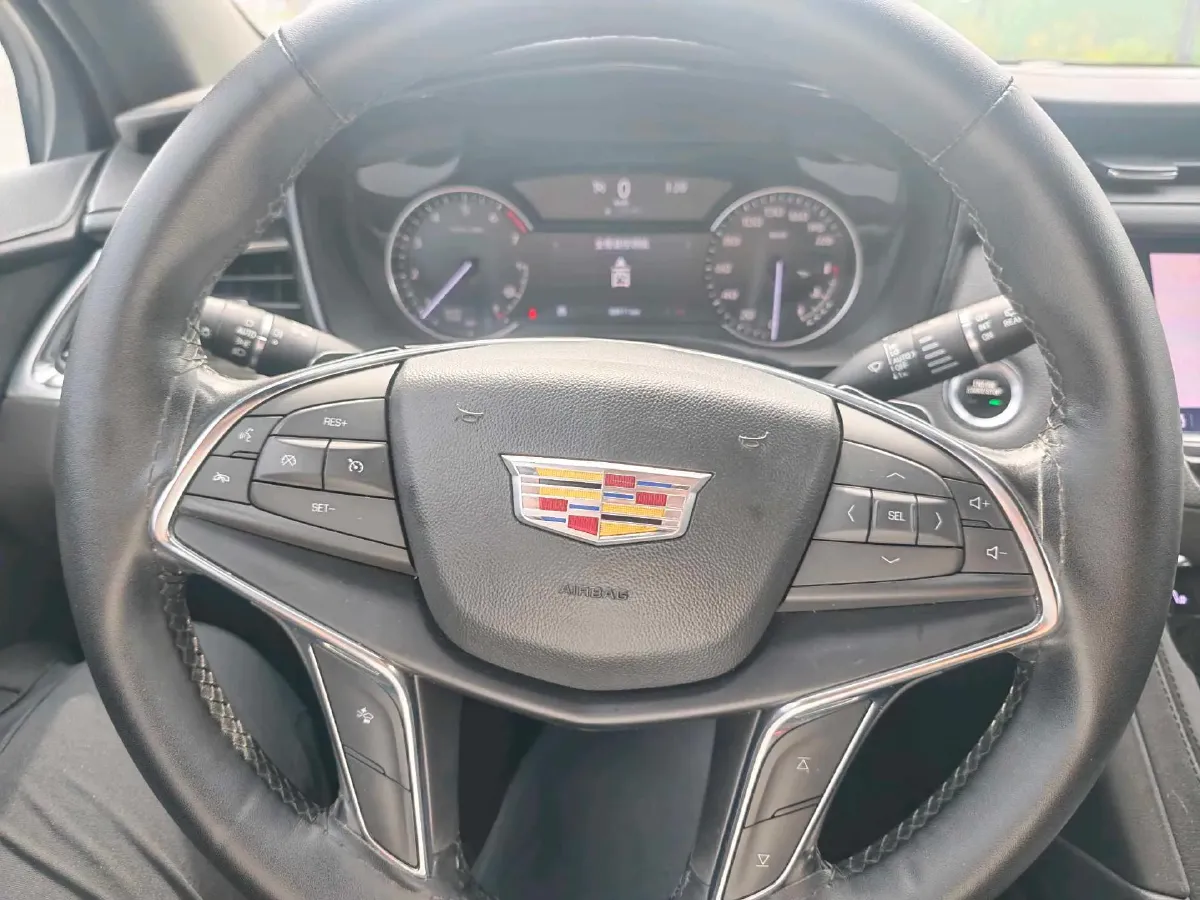 2021 Cadillac XT5 2.0T 237HP L4 9AT,autocango,china used car exporter,china ev exporter,chinese used car exporter,chinese used ev exporter