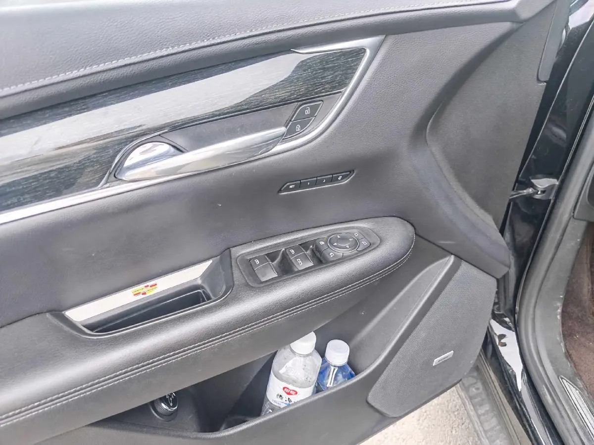 2021 Cadillac XT5 2.0T 237HP L4 9AT,autocango,china used car exporter,china ev exporter,chinese used car exporter,chinese used ev exporter