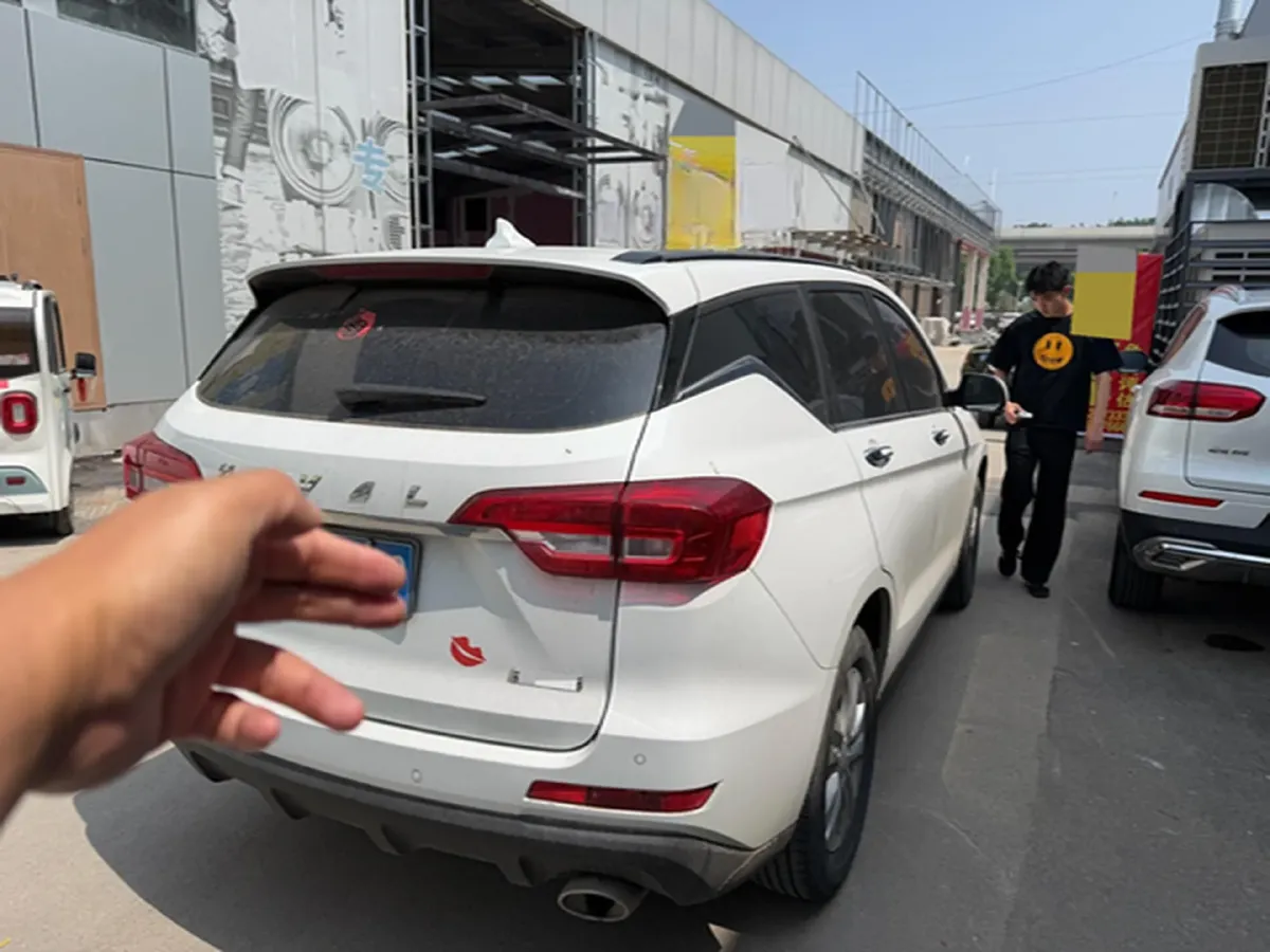 2019 Haval M6 1.5T 150HP L4 7DCT,autocango,china used car exporter,china ev exporter,chinese used car exporter,chinese used ev exporter