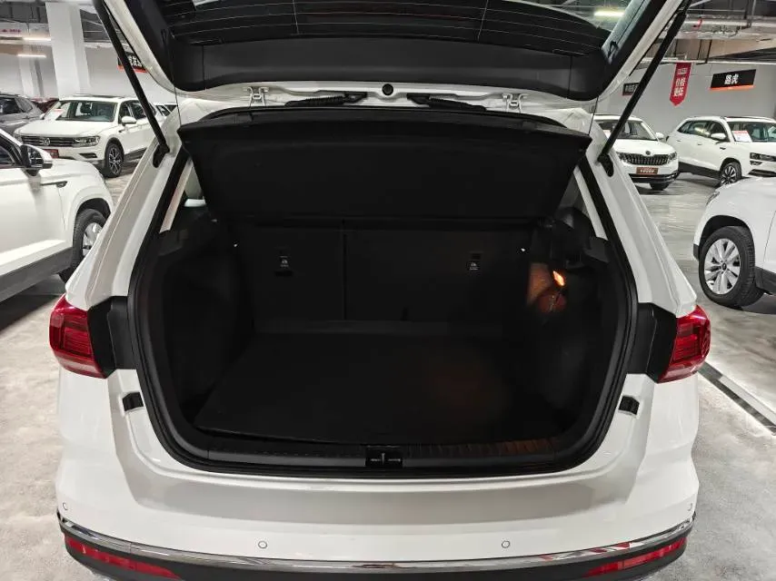 2019 Jeep Compass 1.3T 173HP L4 9AT,autocango,china used car exporter,china ev exporter,chinese used car exporter,chinese used ev exporter