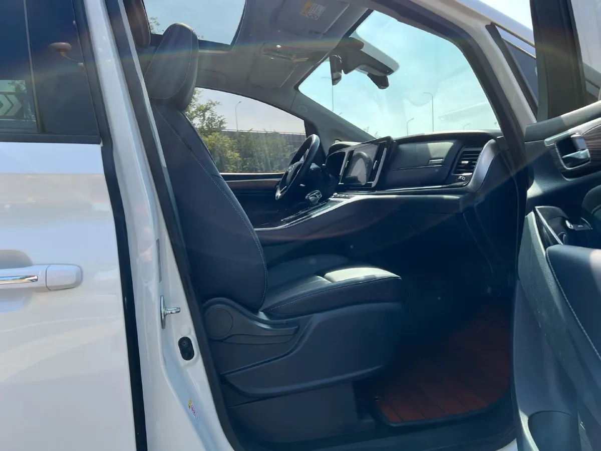 2021 GAC Trumpchi M8 2.0T 252HP L4 8AT,autocango,china used car exporter,china ev exporter,chinese used car exporter,chinese used ev exporter