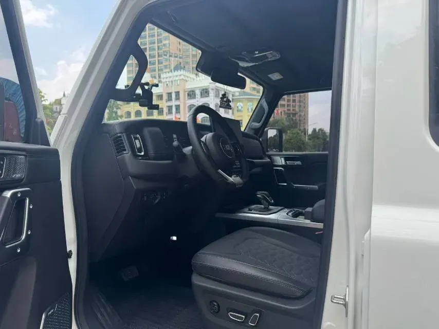 2025 212 212 T01 2.0T 252HP L4 8AT,autocango,china used car exporter,china ev exporter,chinese used car exporter,chinese used ev exporter