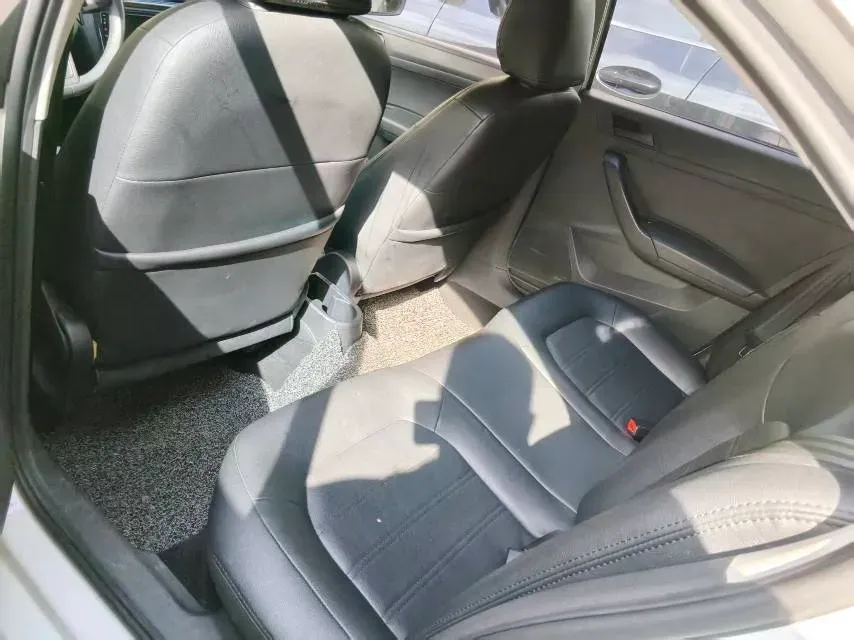 2020 DongFeng Aeolus YiXuan 1.5T 150HP L4 6DCT,autocango,china used car exporter,china ev exporter,chinese used car exporter,chinese used ev exporter