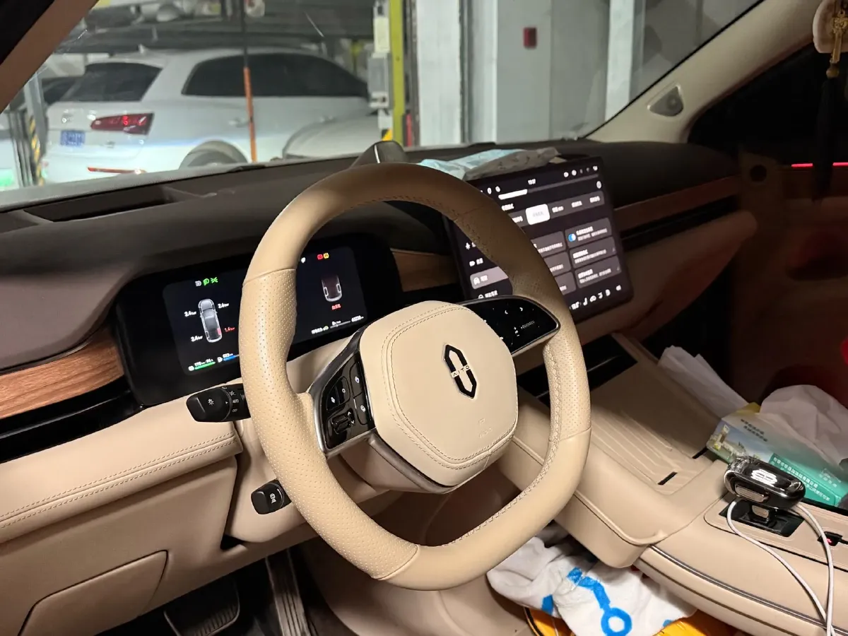 2024 AITO AITO M7 1.5T 152HP L4 REEV 40KWH,autocango,china used car exporter,china ev exporter,chinese used car exporter,chinese used ev exporter