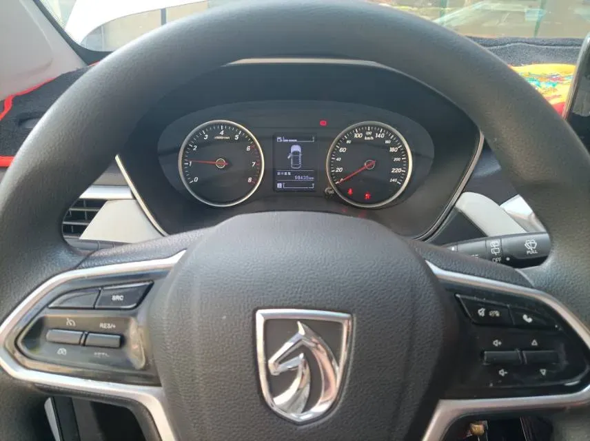 2018 BaoJun 530 1.5T 150HP L4 6MT,autocango,china used car exporter,china ev exporter,chinese used car exporter,chinese used ev exporter