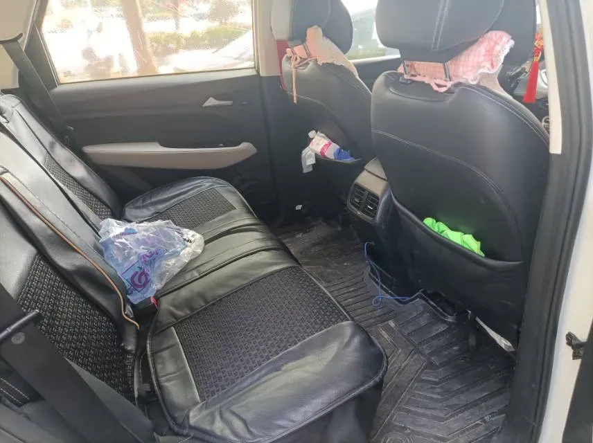 2018 BaoJun 530 1.5T 150HP L4 6MT,autocango,china used car exporter,china ev exporter,chinese used car exporter,chinese used ev exporter