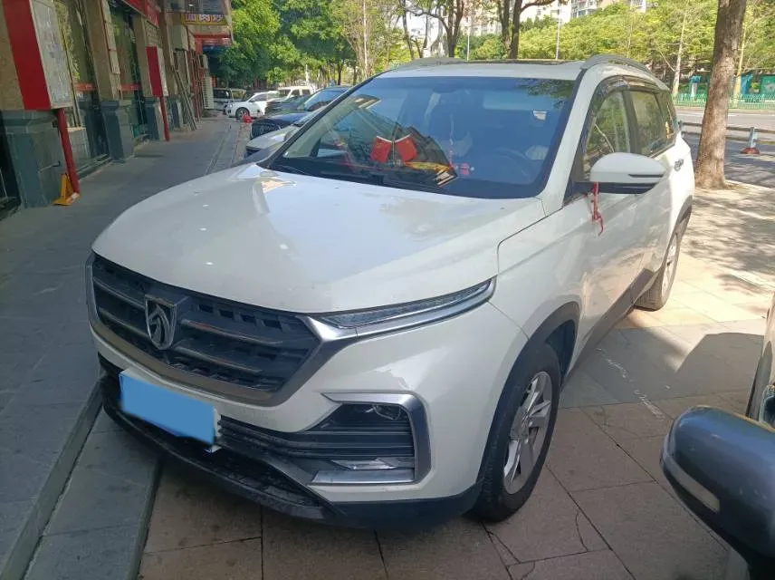 2018 BaoJun 530 1.5T 150HP L4 6MT,autocango,china used car exporter,china ev exporter,chinese used car exporter,chinese used ev exporter