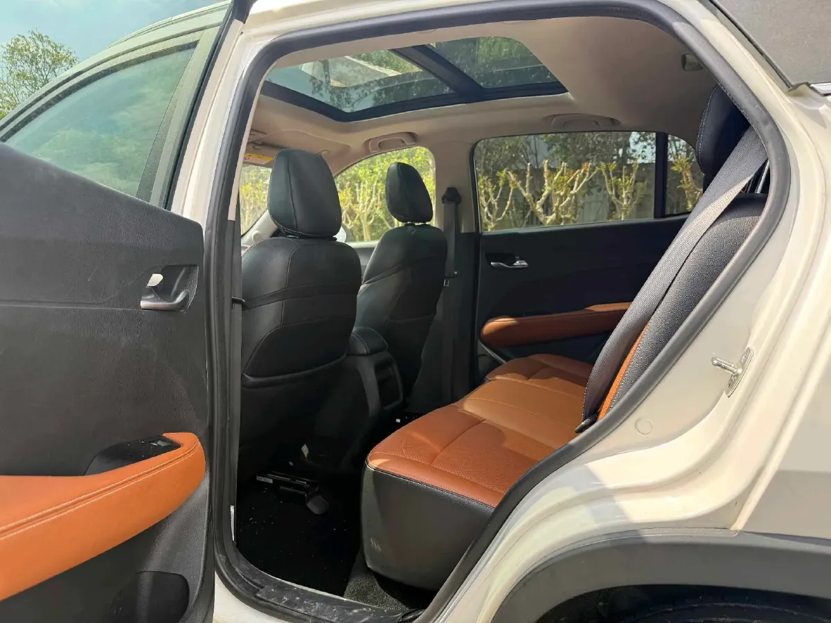 2017 HaiMa S5 Young Edition 1.6L 122HP L4 5MT,autocango,china used car exporter,china ev exporter,chinese used car exporter,chinese used ev exporter