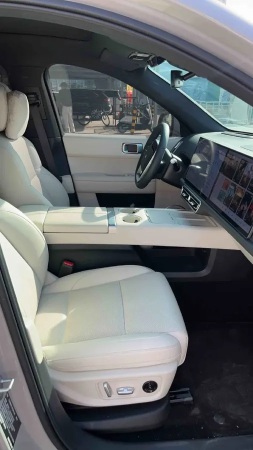 2025 Li L6 Range Extended 154HP L4 REEV,autocango,china used car exporter,china ev exporter,chinese used car exporter,chinese used ev exporter