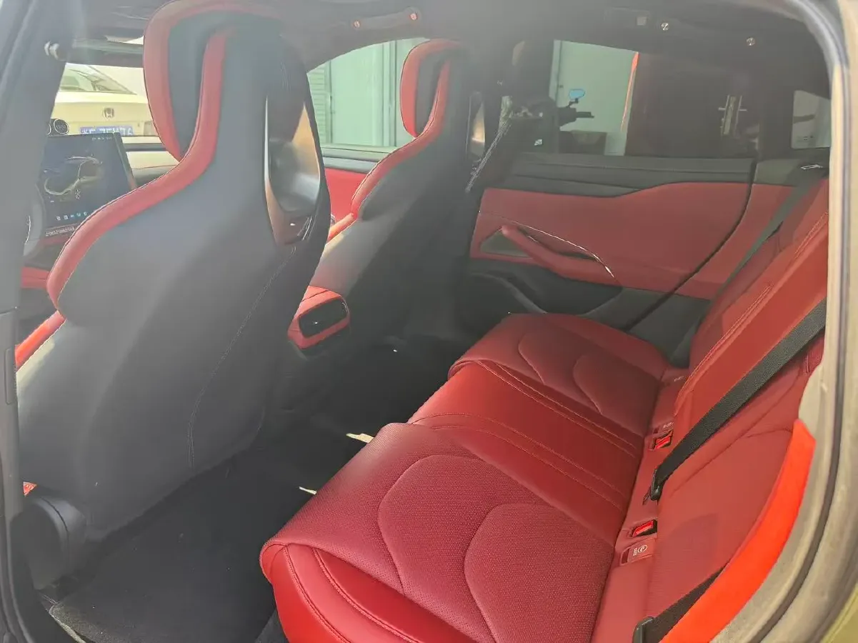 2024 MI SU7 BEV 101KWH,autocango,china used car exporter,china ev exporter,chinese used car exporter,chinese used ev exporter